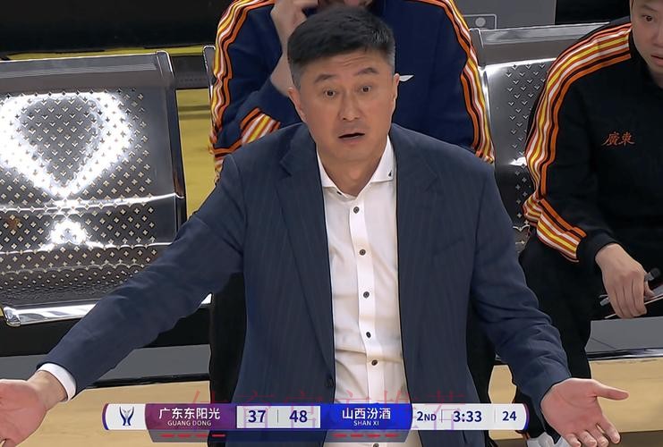 广东3消息！徐昕官宣获奖，杜锋骂哭王洪泽，崔永熙请战要打辽篮