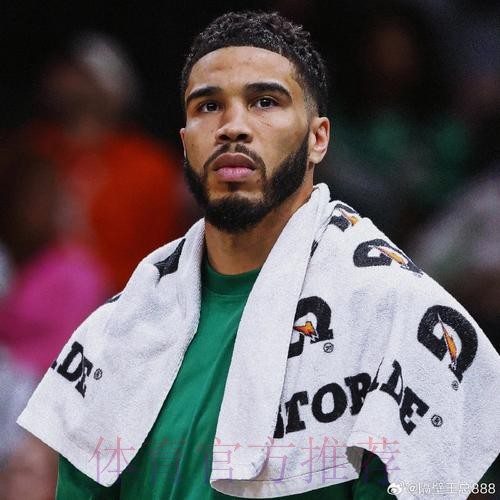 美记：塔图姆将在二月和三月全力以赴，争取早日重返赛场