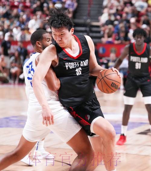杨瀚森砍下首分2篮板,勇士119-97大胜开拓者 夏普贡献19分 杨瀚森砍下首分2篮板,勇士119-97大胜开拓者 夏普贡献19分